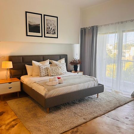 Modern Villa In Grand Bay - Short Walk To Beach المظهر الخارجي الصورة