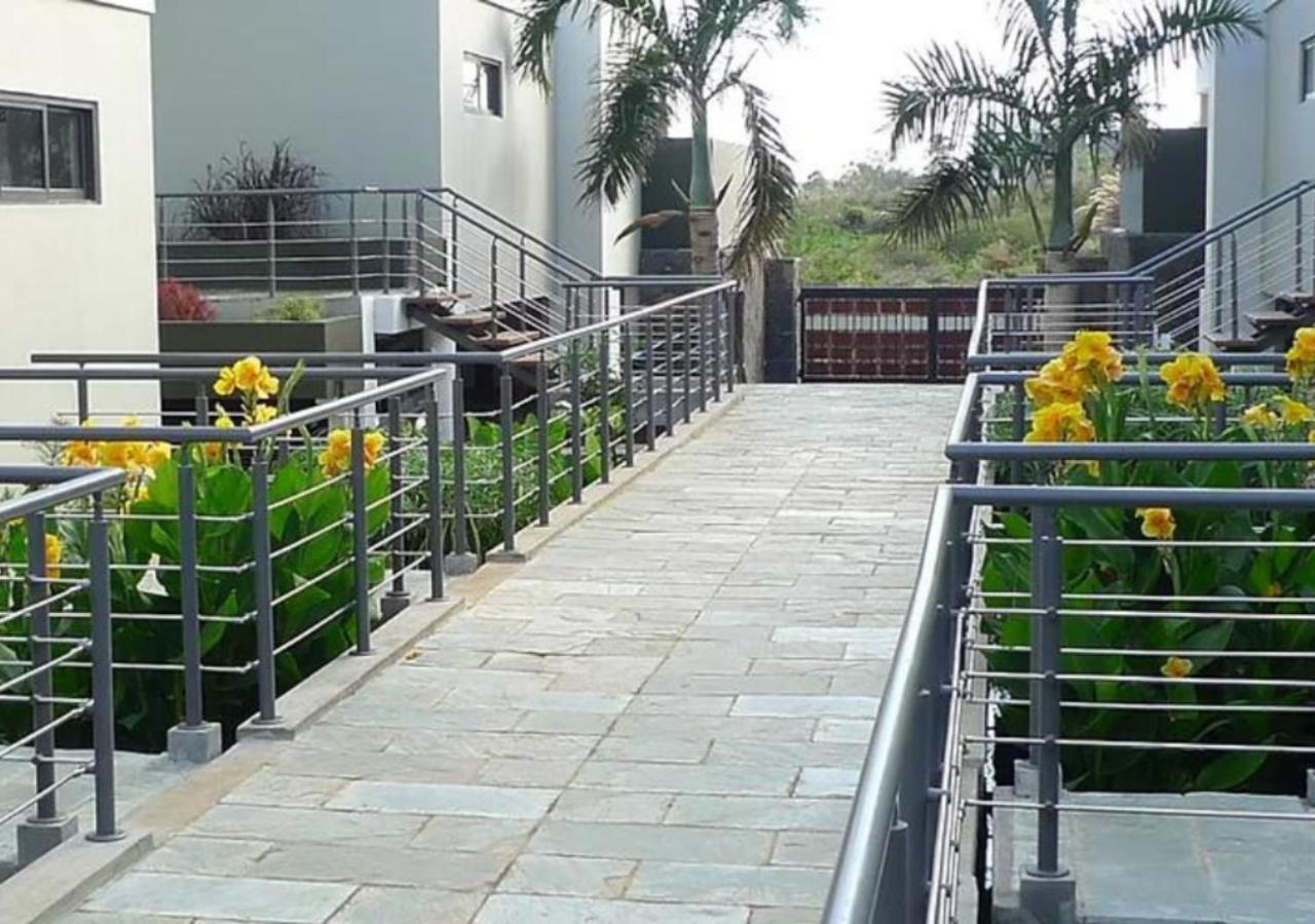 Modern Villa In Grand Bay - Short Walk To Beach المظهر الخارجي الصورة