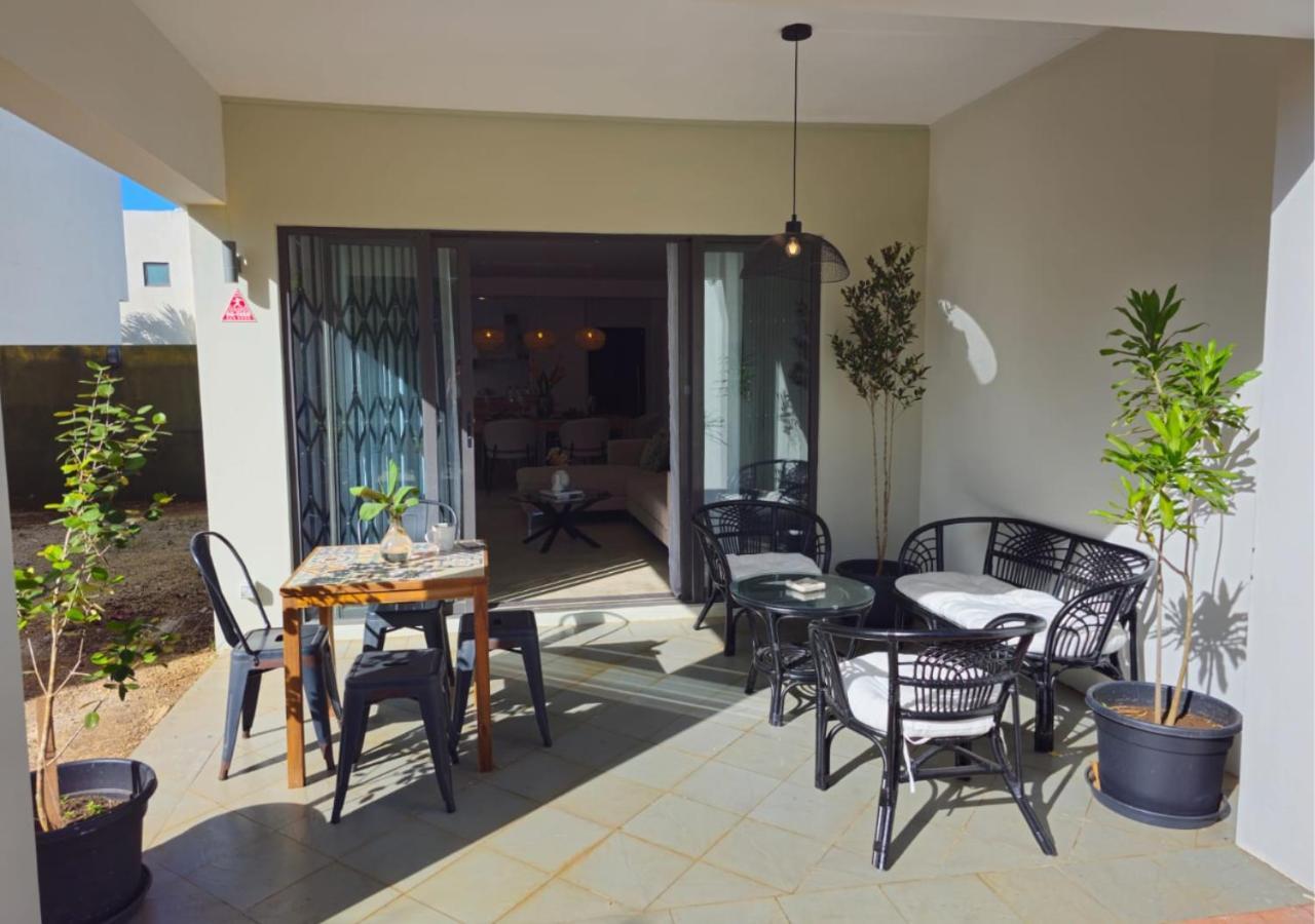 Modern Villa In Grand Bay - Short Walk To Beach المظهر الخارجي الصورة