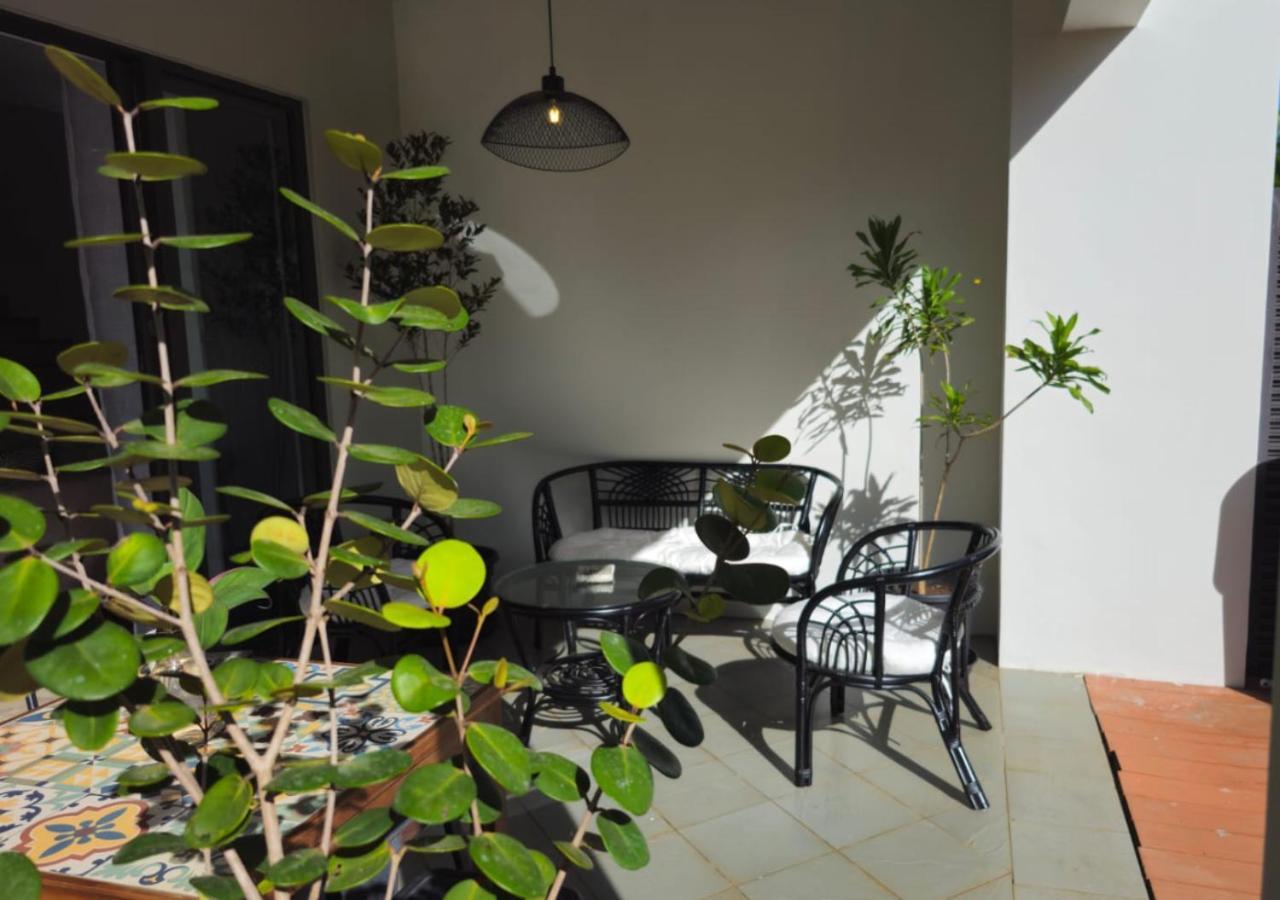 Modern Villa In Grand Bay - Short Walk To Beach المظهر الخارجي الصورة