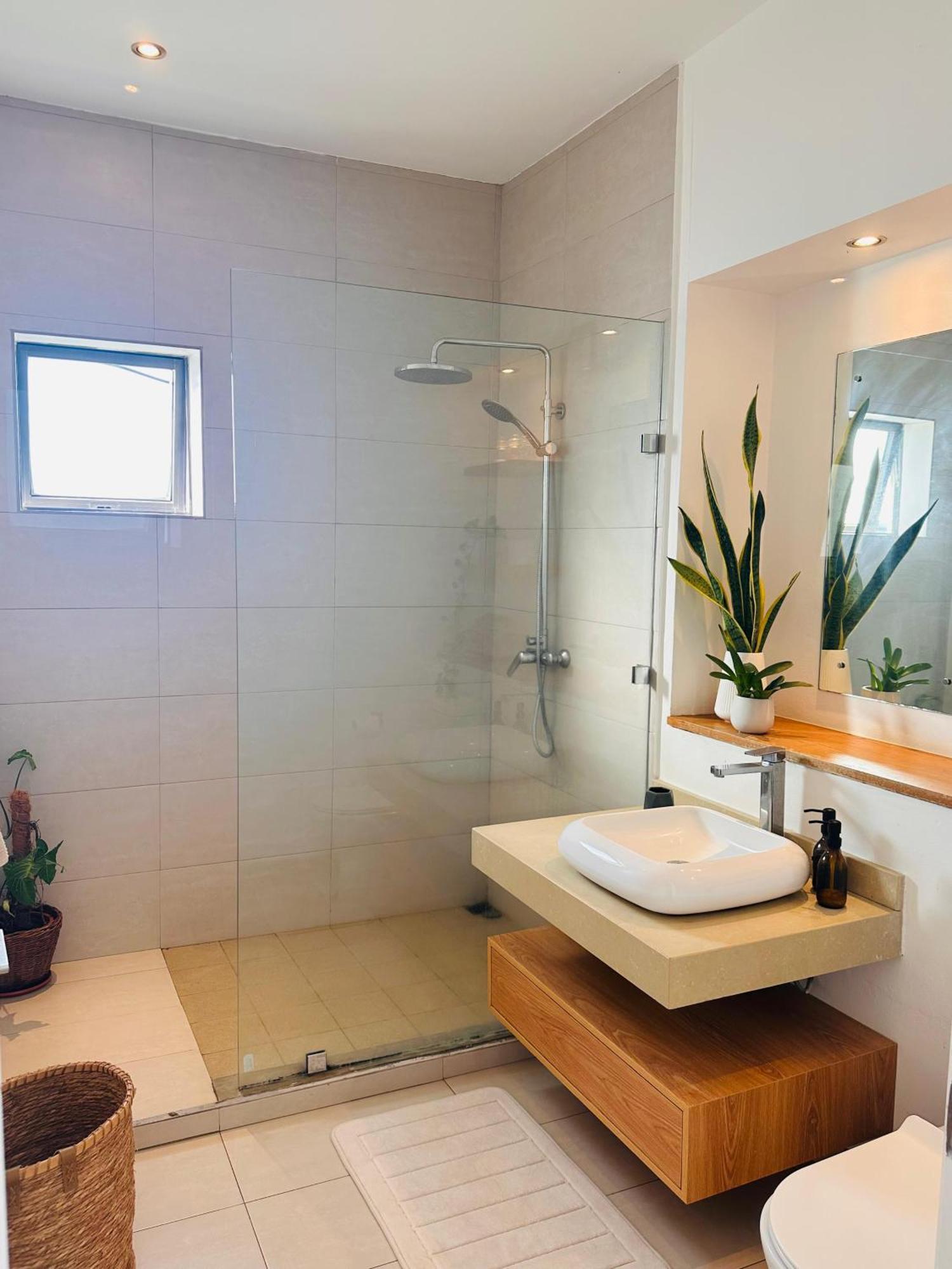Modern Villa In Grand Bay - Short Walk To Beach المظهر الخارجي الصورة