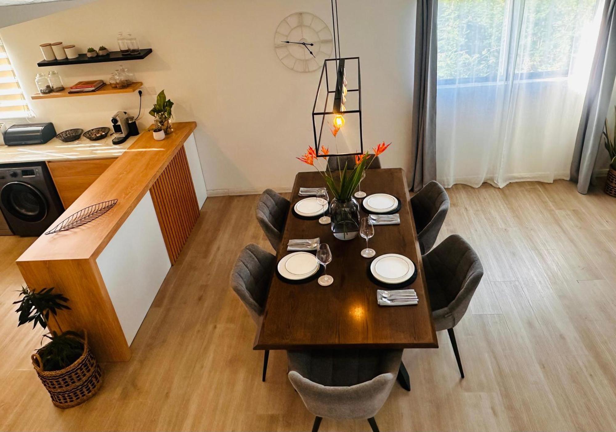 Modern Villa In Grand Bay - Short Walk To Beach المظهر الخارجي الصورة